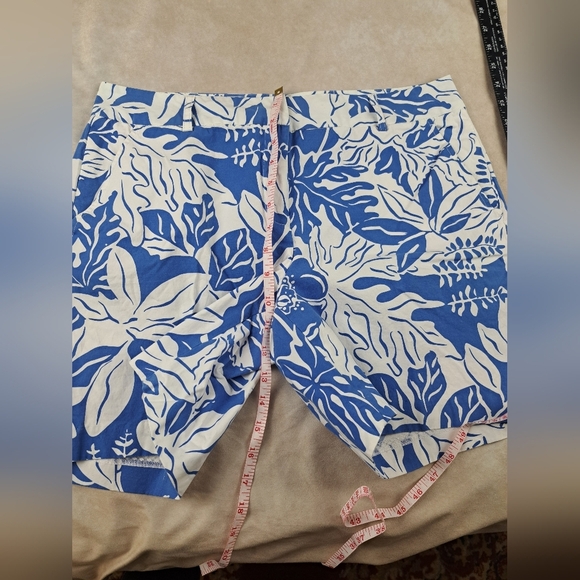 J.McLaughlin 7" Shorts White Blue Tropical Floral Print Pockets Golf Size 12 - Picture 8 of 9